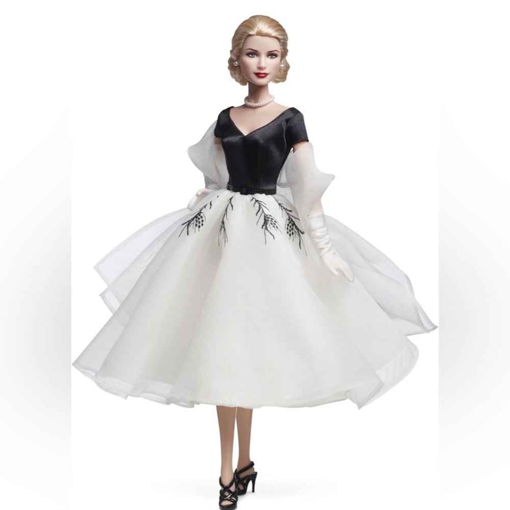 NRFB! Grace Kelly Rear Window Barbie!!!